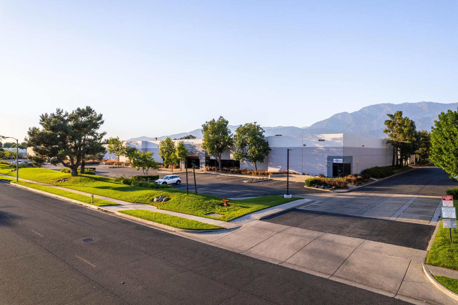 4,570 SF Industrial Space in Rancho Cucamonga, CA Photo